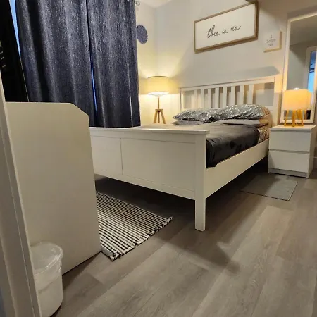 Appartement Comfy, Cozy, Affordable And Private - Free Parking